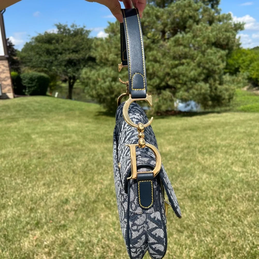 AUTHENTIC CHRISTIAN DIOR SADDLE BAG - Picture 4 of 14
